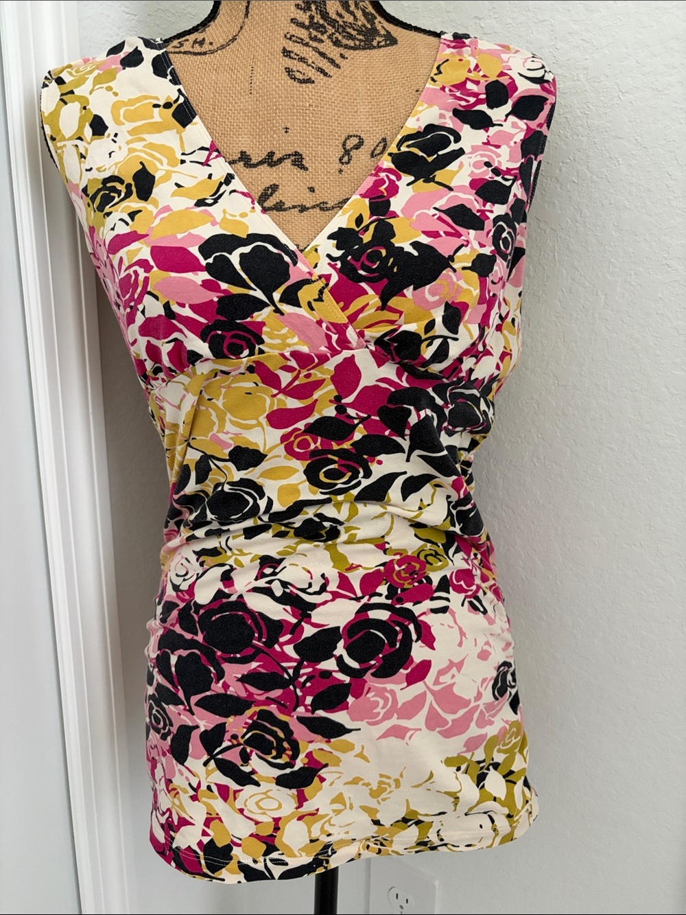 Floral Print V-Neck Sleeveless Top in Pink, Yellow, Cream & Black